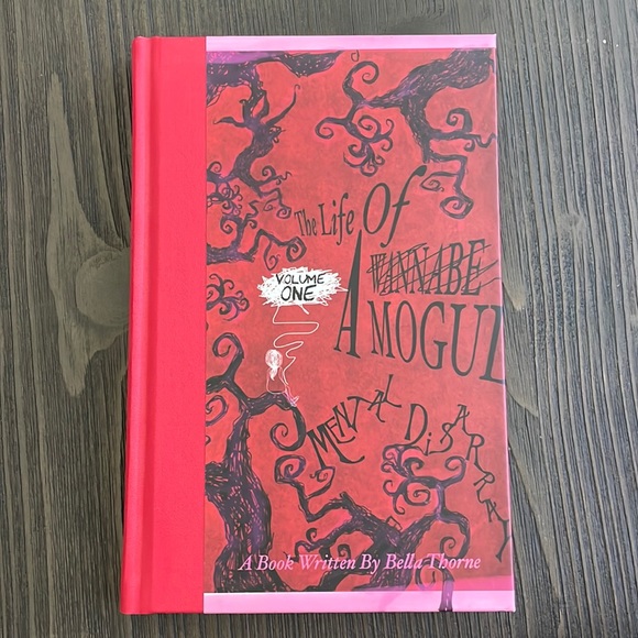 bella thorne Other - The Life of a Wannabe Mogul by Bella Thorne volume one (hardcover)